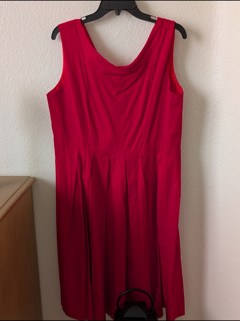 Acevog Sleeveless Midi Dress in Bright Red